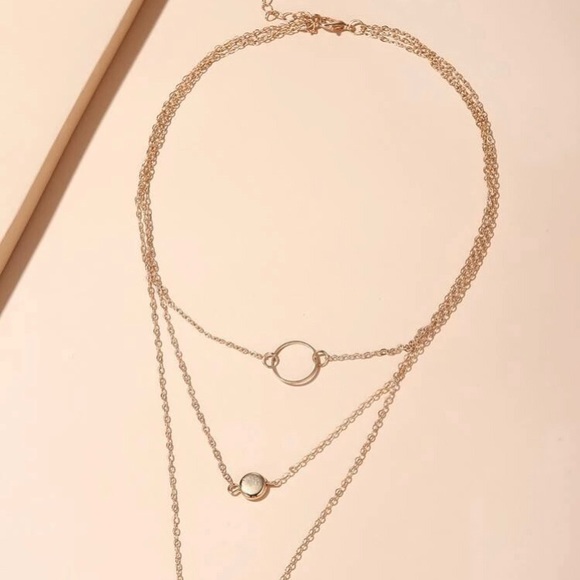 4/$15💞 Gold Layered Necklace - Picture 3 of 3